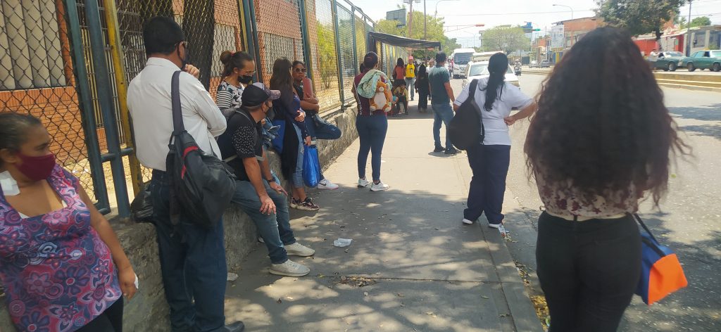 Desespero en Barquisimeto por el alto costo de pasajes impuestos por los choferes