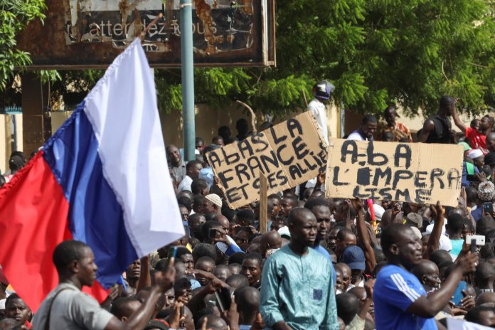 Níger: Desde Francia apoyan acciones para intervenir
