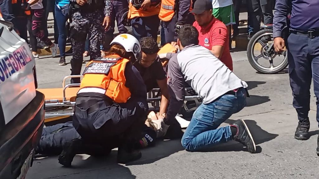 Dos policías resultaron heridas durante un accidente en la avenida 20