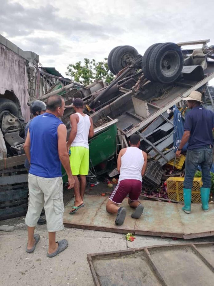 Camión Ford - 350 se estrelló con una vivienda en Boraure y ocasionó una tragedia. Todos los afectados pertenecen al estado Lara.