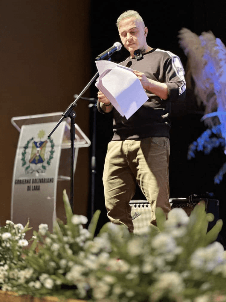 Tarek William Saab presenta en Barquisimeto la magia de su escritura con ''Es un paisaje boreal'' y ''Hoguera de una adolescencia intemporal''