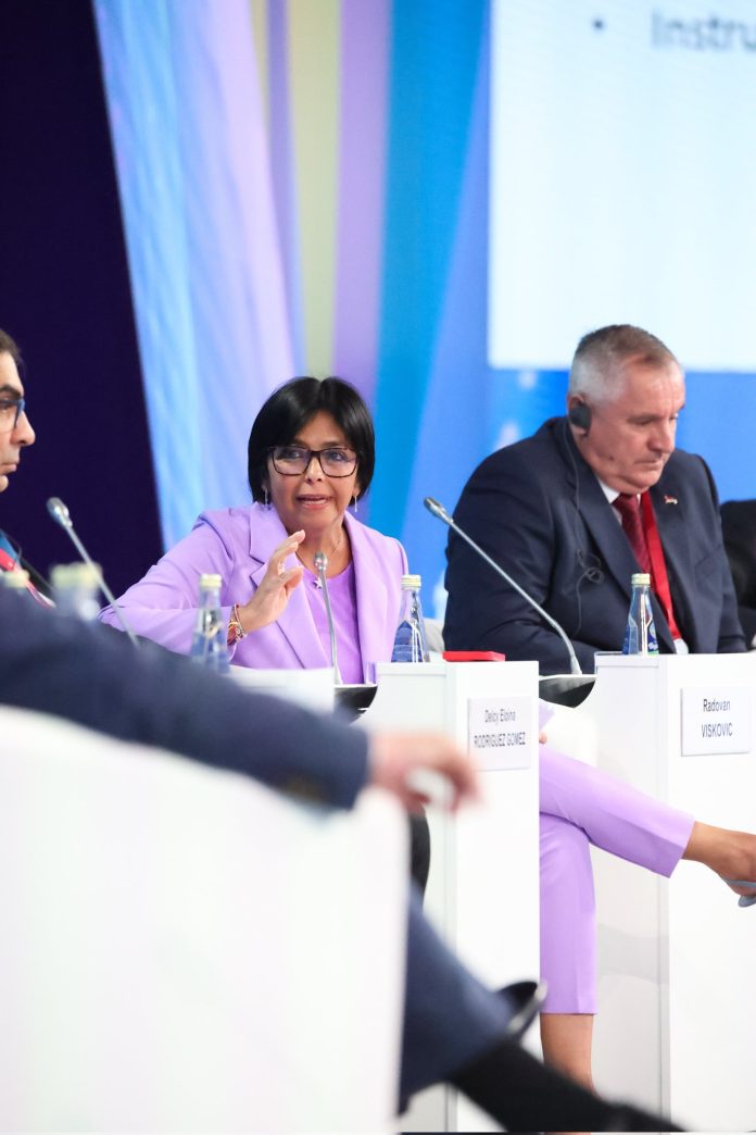 Vicepresidenta Delcy Rodríguez propone desdolarizar el mercado del petróleo