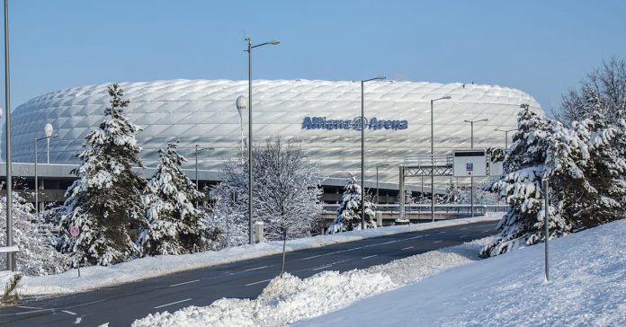 Múnich: Suspenden vuelos y partido de fútbol por fuerte nevada