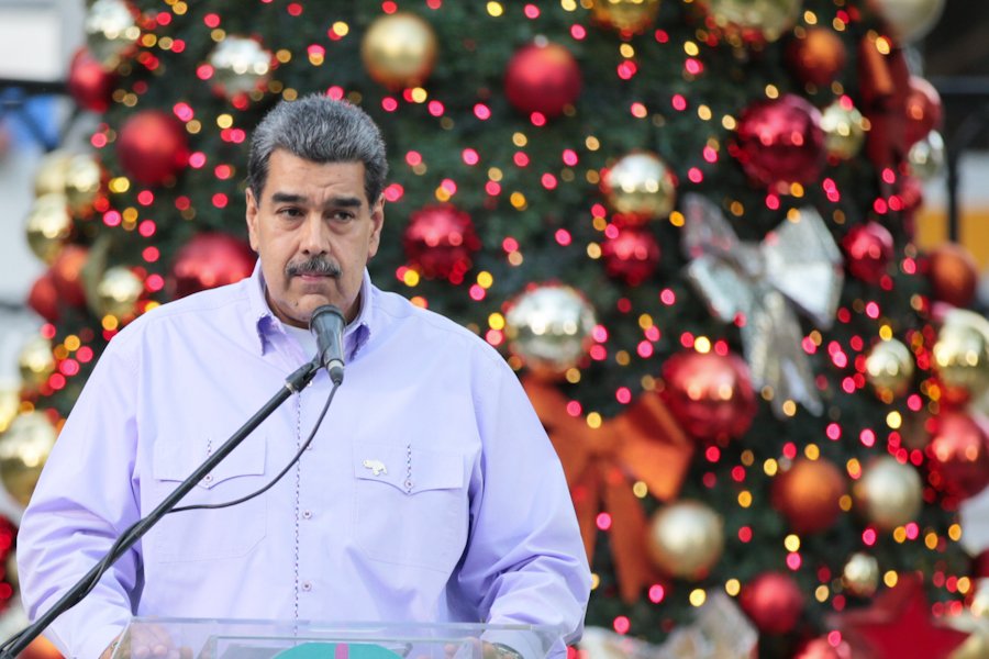 Presidente Maduro votó y llamó al pueblo a hacer respetar a Venezuela