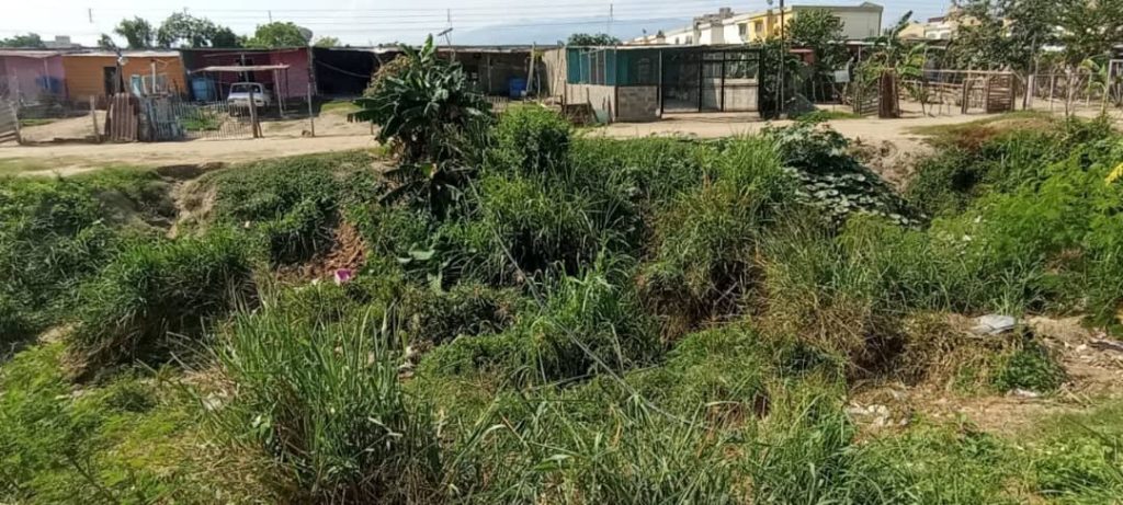 Sector Villa Esperanza de Cabudare solicita limpieza profunda en la quebrada del lugar