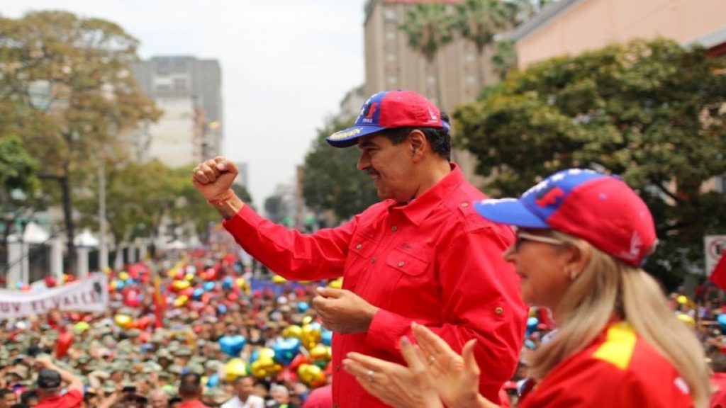 Presidente Maduro: "En Venezuela no volverá a mandar la oligarquía"
