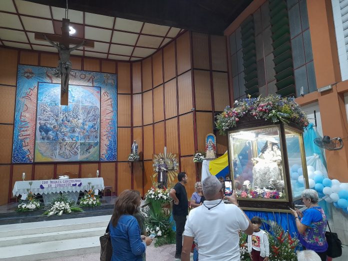 La imagen de la Divina Pastora es homenajeada en la Plaza Macario Yépez
