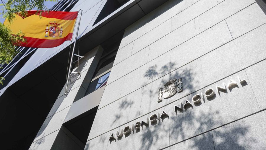 Policía arrestó a dos personas y allanó viviendas en Madrid por presunto lavado de dinero vinculado al Gobierno Venezolano