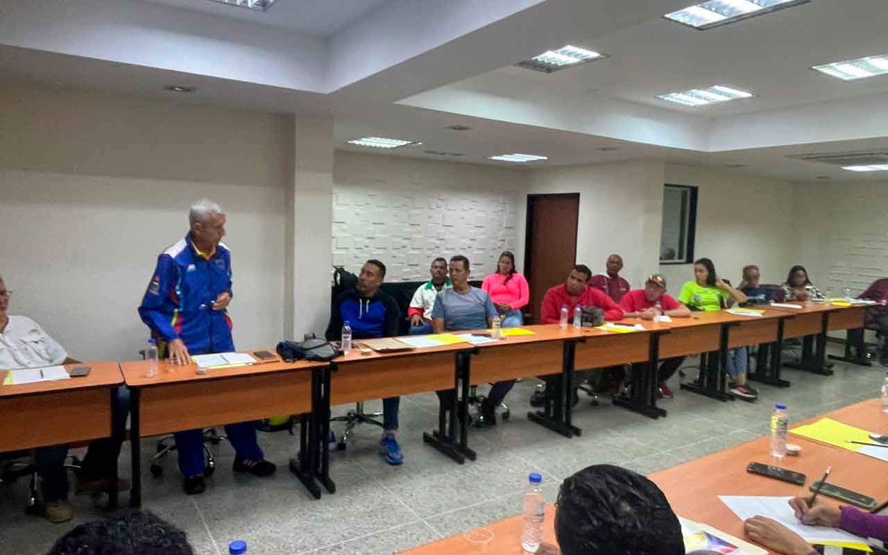 Varias asociaciones del voleibol desconocen directiva de la FVV e intentaran designar nuevas autoridades