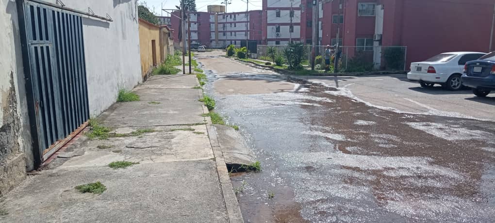 Bote de aguas afecta a familias en Bararida I
