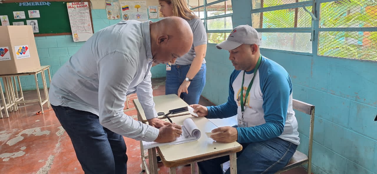 Comandante Luis Reyes Reyes llama a los jóvenes a votar