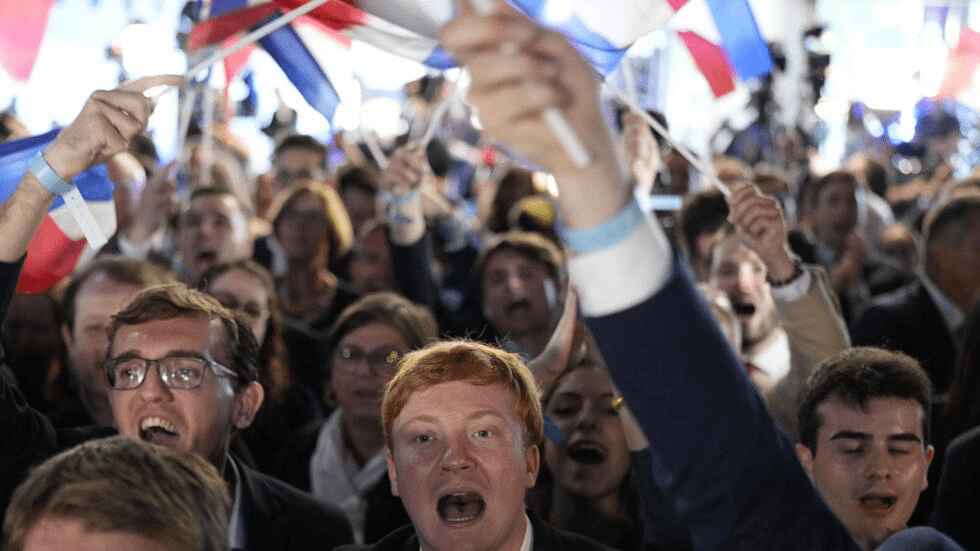 Manifestantes en Francia salen a protestar contra la extrema derecha