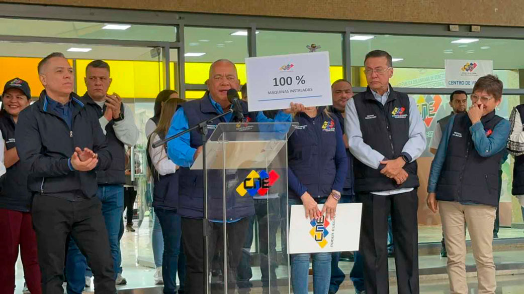Elvis Amoroso: «Ya están instaladas el 100% de las máquinas para el simulacro electoral»