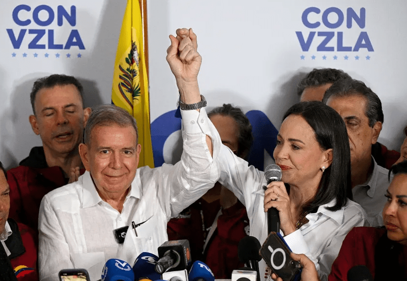 Candidato Edmundo González Urrutia junto a la PUD no reconocen resultados del CNE