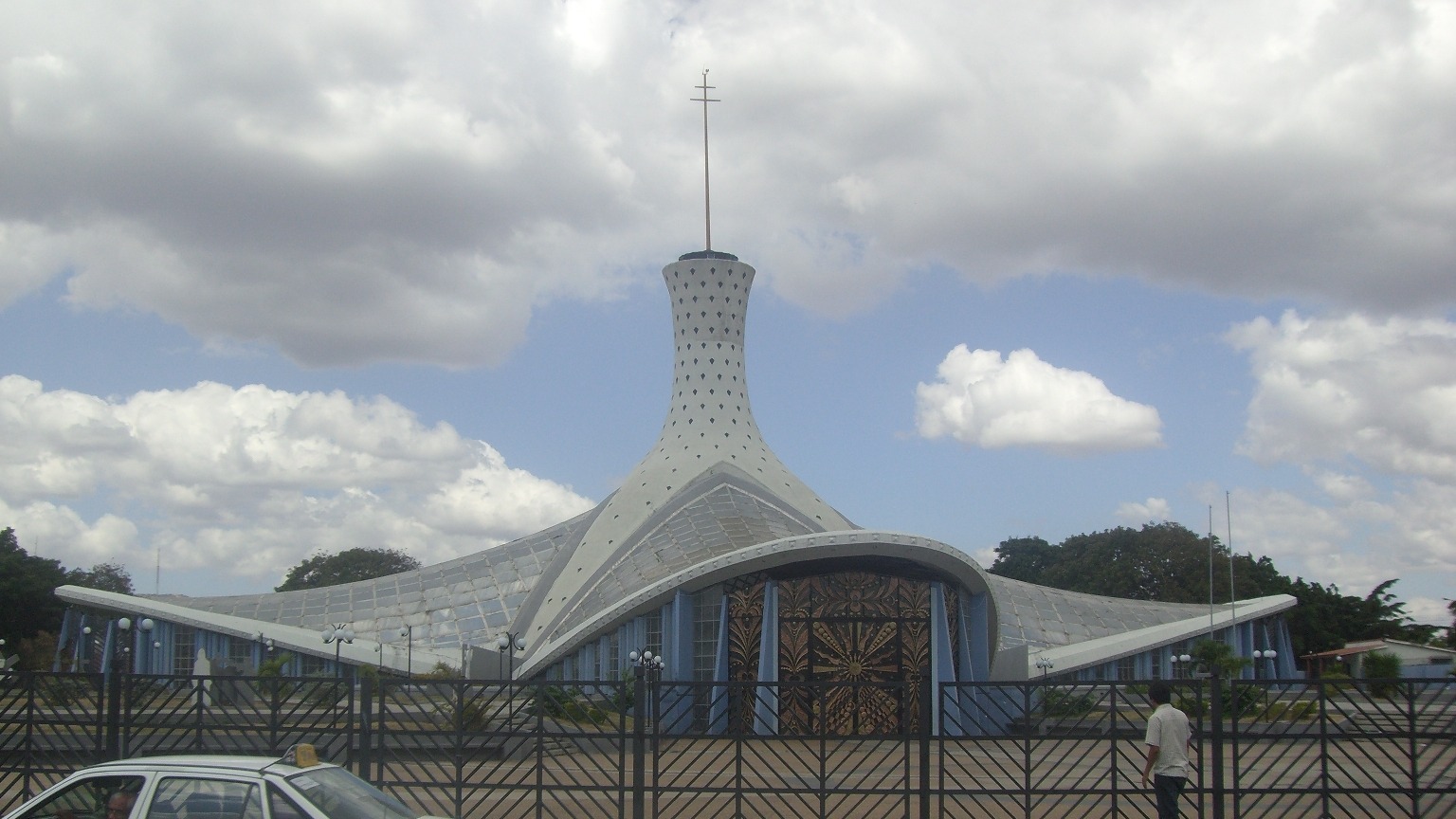 Arzobispo clama a las autoridades por rehabilitación de la Catedral de Barquisimeto