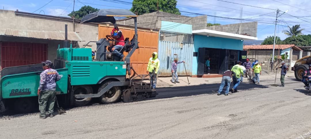 Invilara ejecuta 18 obras en vialidad rural y urbana