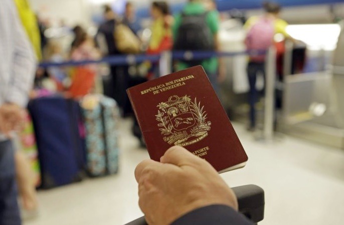 Chile permitirá salir a venezolanos con pasaportes vencidos tras cierre de embajada