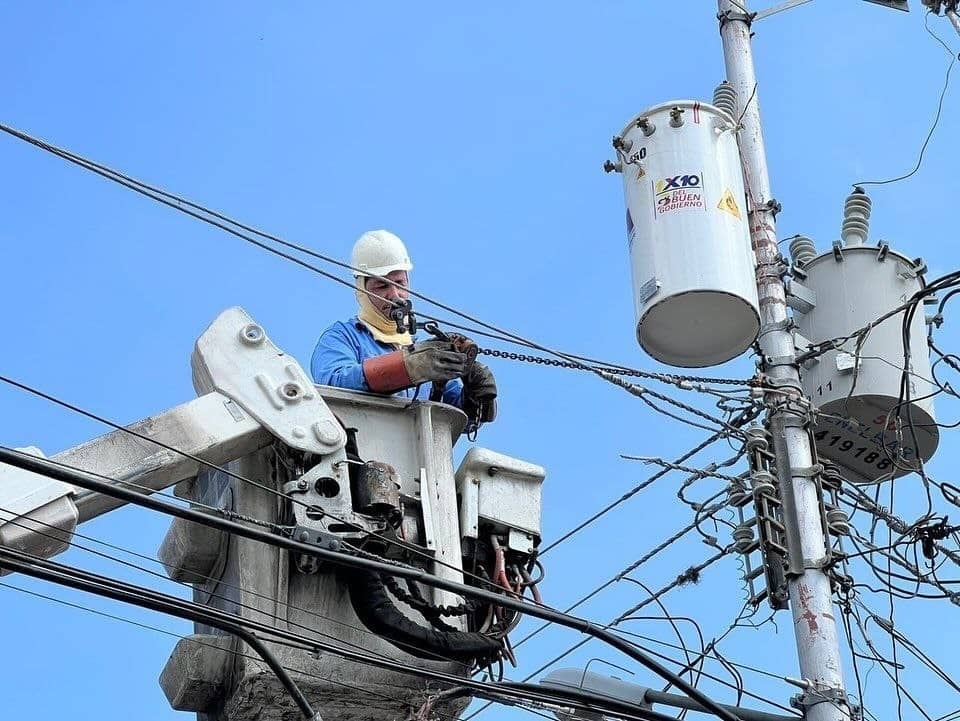 Casi 300 mil habitantes beneficiados con nuevos transformadores de CORPOELEC en Lara