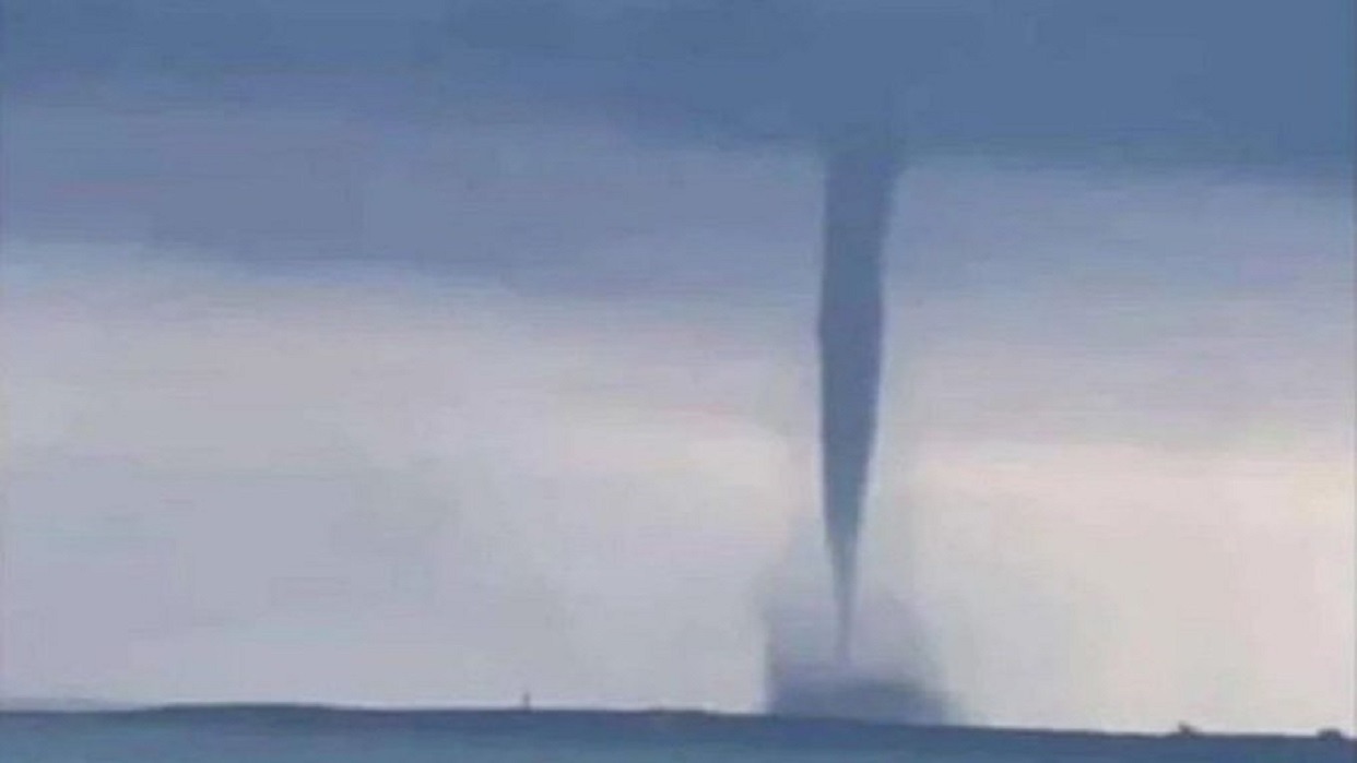 ¡Alarma! Tromba marina causó daños en Nueva Esparta