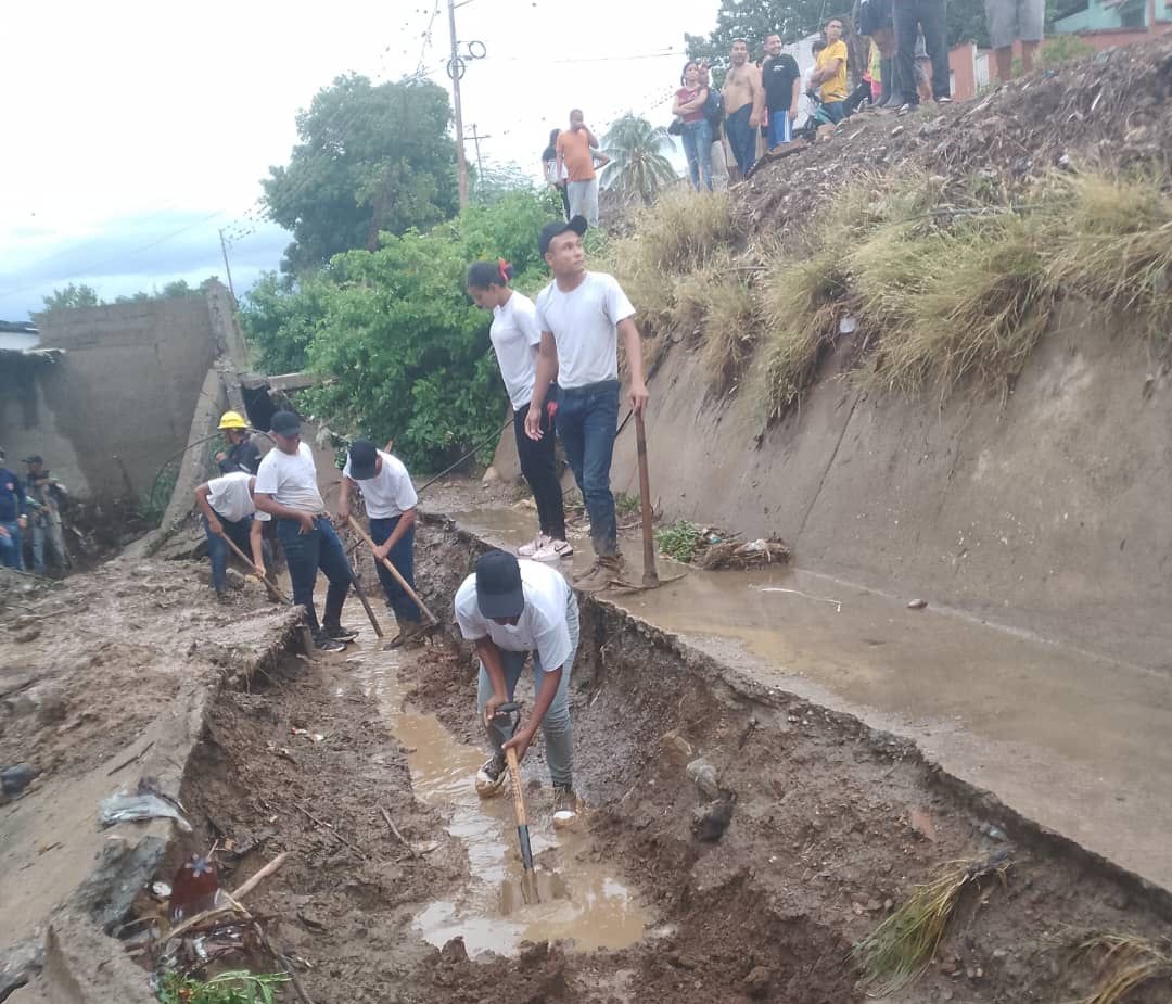 Protección Civil se despliega para atender sectores afectados por precipitaciones en Lara