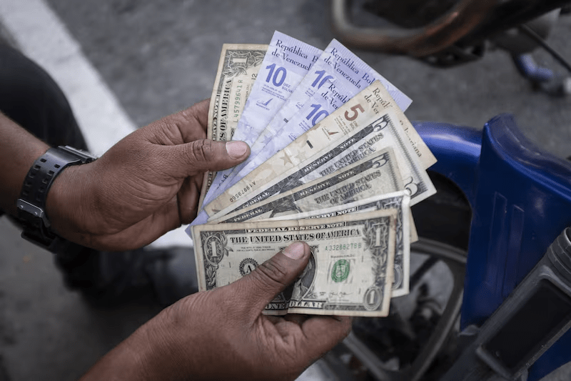 Septiembre cierra con el dólar oficial «frenado» mientras que el paralelo subió 3,01 %