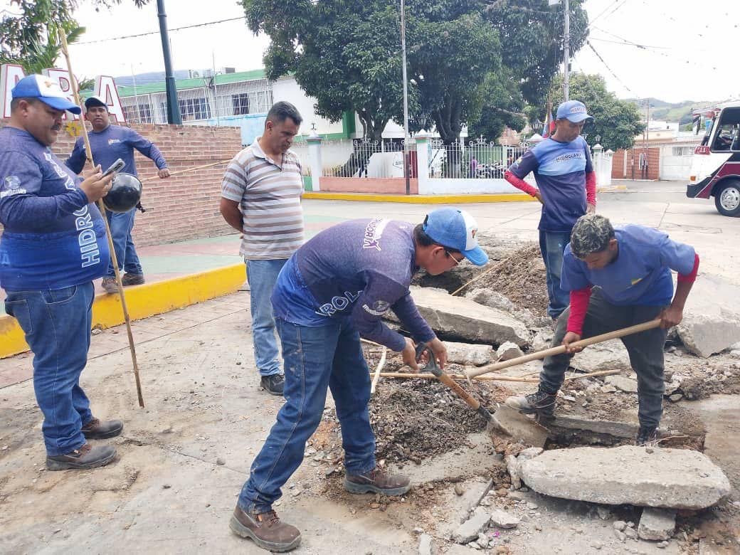HIDROLARA se mantiene ejecutando reparaciones en Iribarren, Palavecino y Andrés Eloy Blanco
