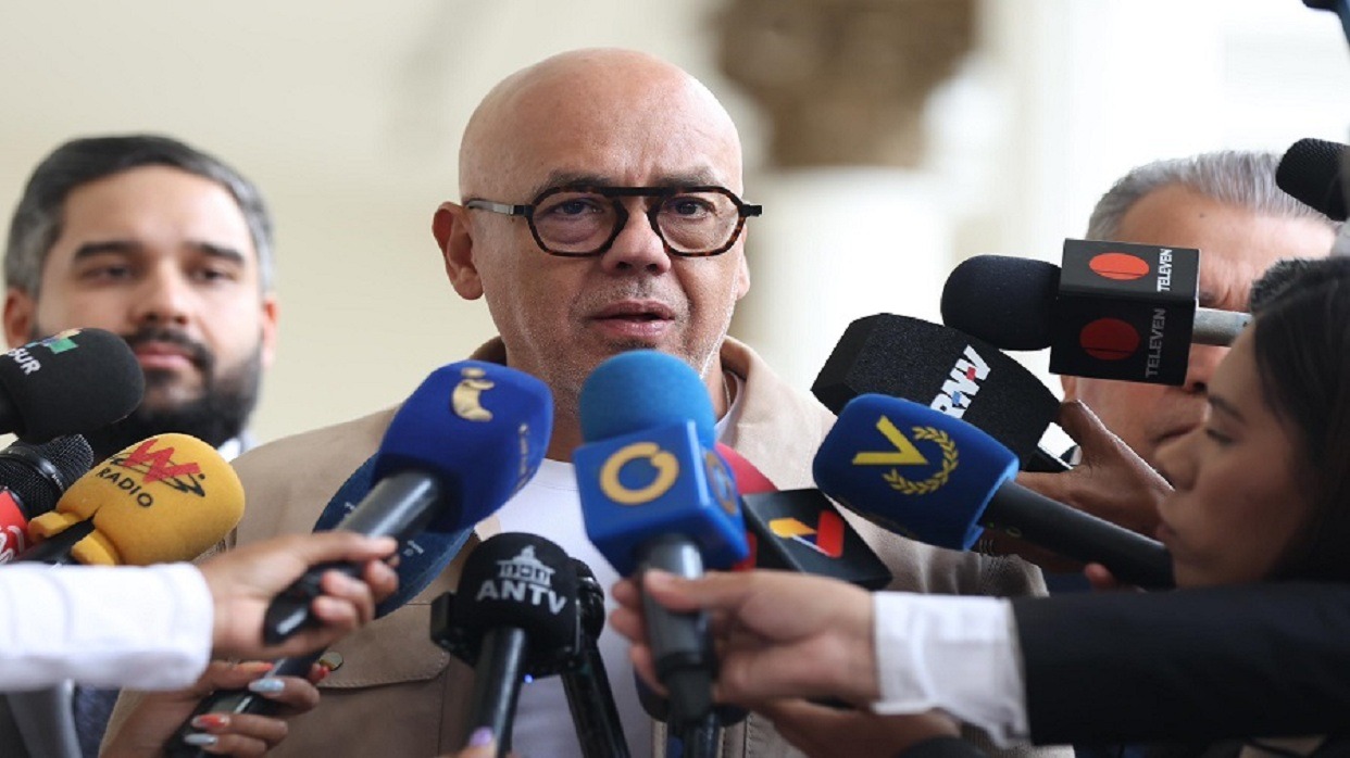 Conforman tres comisiones de revisión de los partidos políticos y elementos electorales