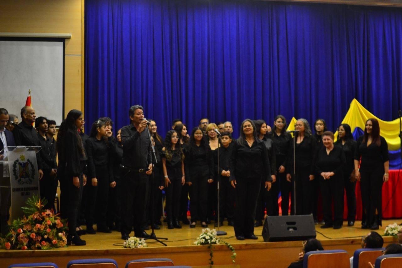 CLEL reconoció talento y pasión de los músicos larenses
