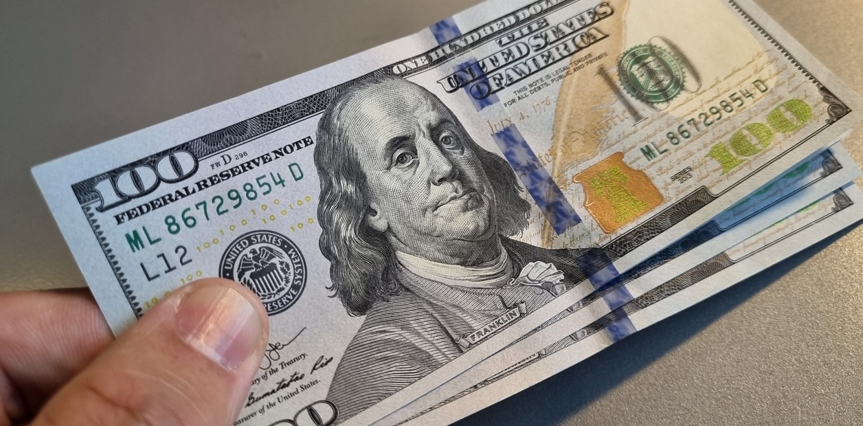 Diputado Ronderos considera «indispensable el anclaje del presupuesto» a una moneda dura como el dólar