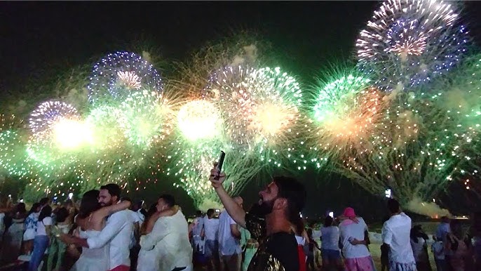 Despide el año con estilo: La magia de recibir el año nuevo en la playa