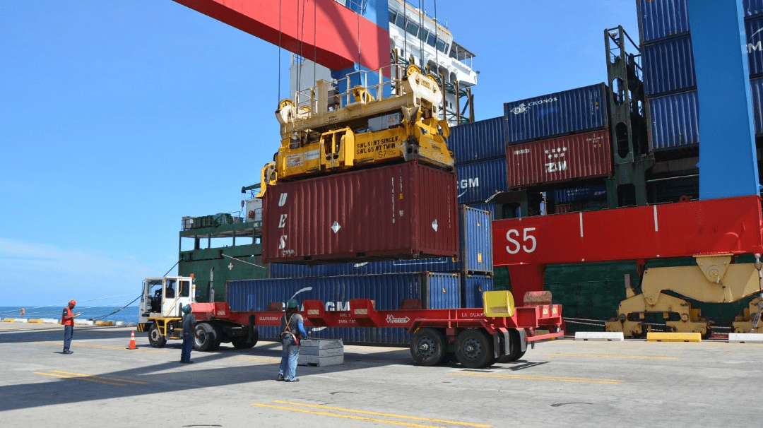 8 mil contenedores con mercancía han llegado al puerto de La Guaira desde noviembre