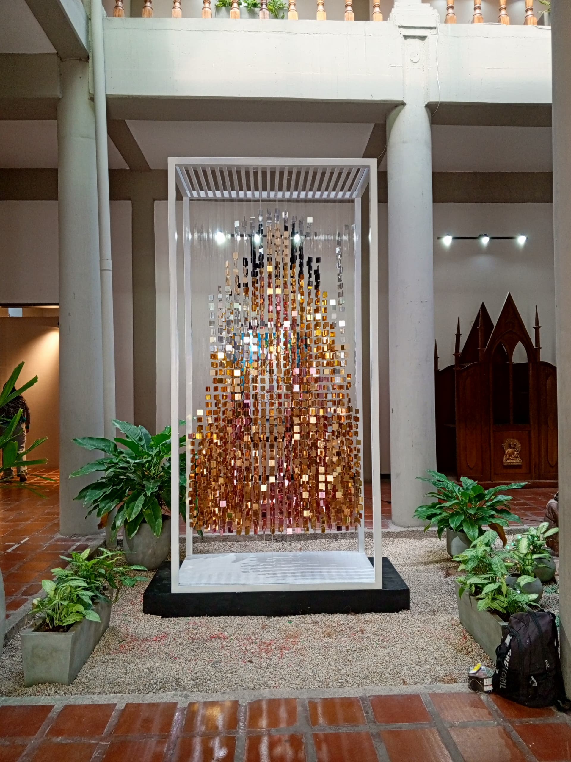 Realizan trabajos de mantenimiento y restauración de obras artísticas dedicadas a la Divina Pastora  