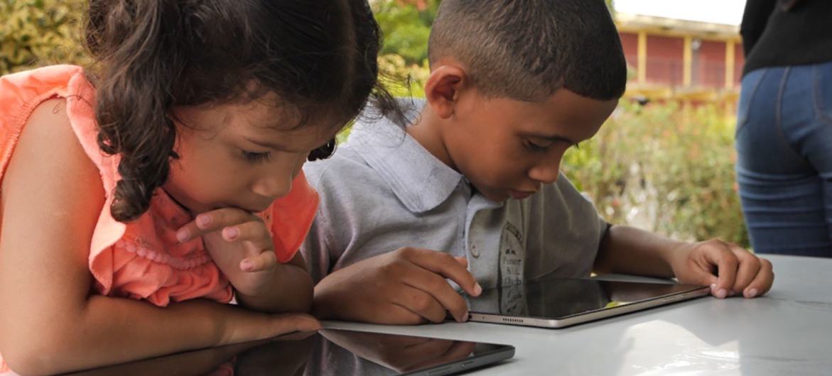 Refugiados venezolanos en Trinidad y Tobago ya tienen acceso a la educación