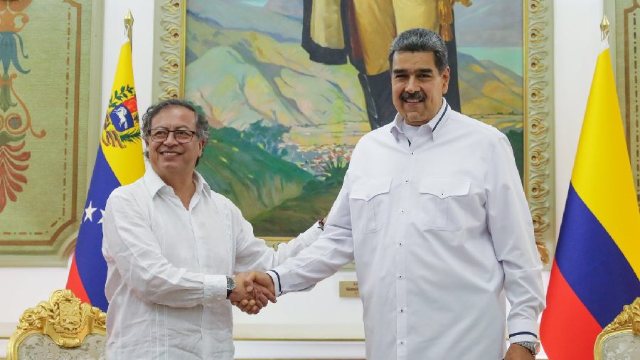 Presidente Maduro ofrece a Petro «la experiencia y fuerza» de Venezuela tras choque con Trump