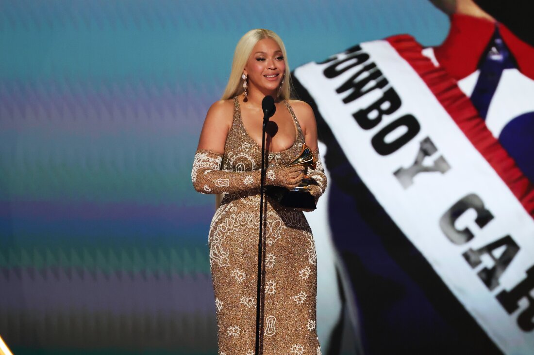 LOS ANGELES, CALIFORNIA - FEBRUARY 02: Beyoncé accepts the Album of the Year award for "COWBOY CARTER" onstage during the 67th Annual GRAMMY Awards at Crypto.com Arena on February 02, 2025 in Los Angeles, California.  (Photo by Kevin Winter/Getty Images for The Recording Academy)