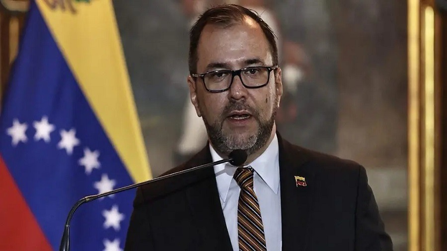 Yván Gil: Discurso de odio del fascismo tiene consecuencias lamentables para los migrantes venezolanos