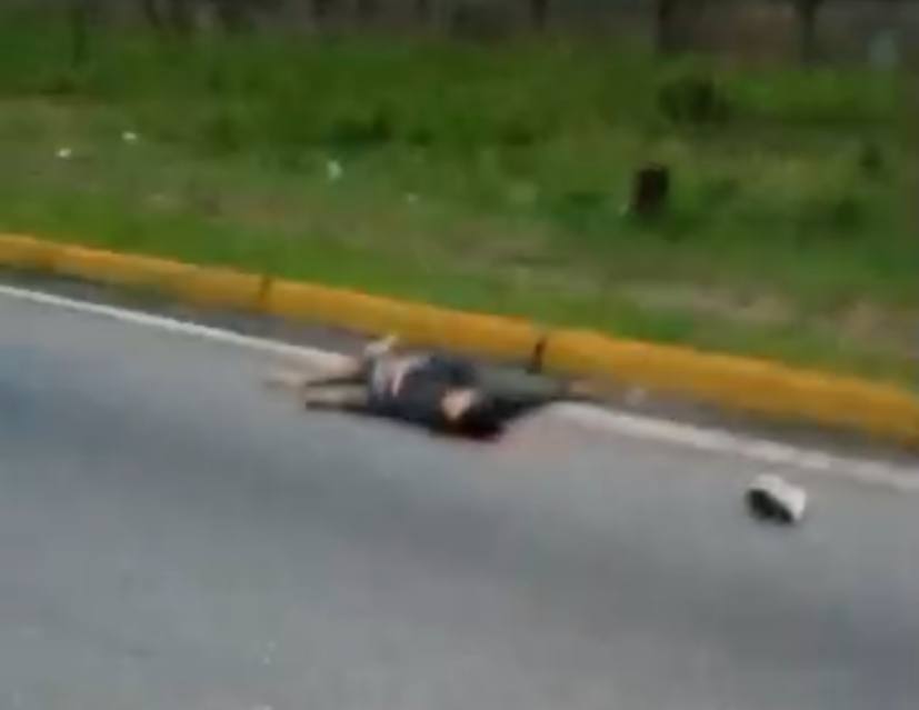 Joven hallado muerto en la avenida Ribereña; presumen fue arrollado