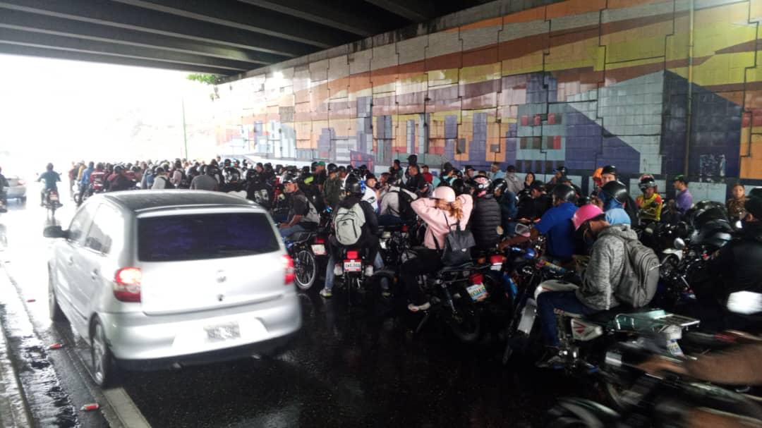 Precaución al volante: Lluvias causan congestión en vías principales de Barquisimeto