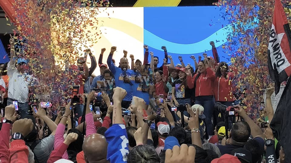 Candidato Luis Reyes Reyes juramentó a su Comando de Campaña: «No le tengo miedo al debate»