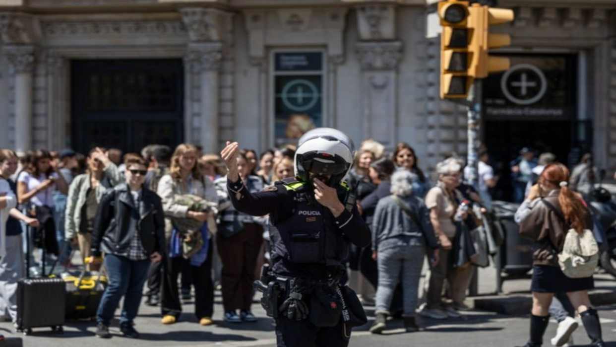 Imágenes que deja el apagón masivo en Europa: calles y líneas telefónicas colapsaron