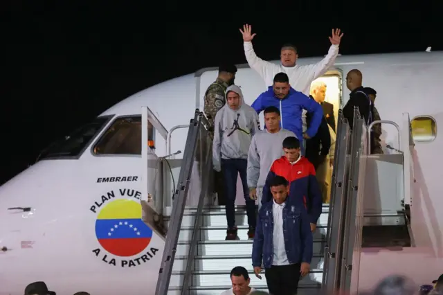Decreto de Emergencia Económica Nacional ofrece trato especial a los venezolanos que regresan y quieran invertir