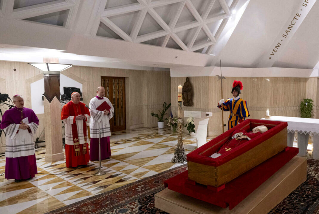 Develan primera imagen de la tumba del Papa Francisco