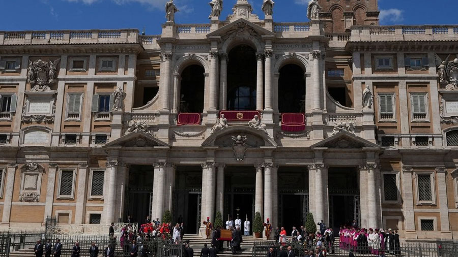 Papa Francisco descansa ya en la Basílica de Santa María la Mayor