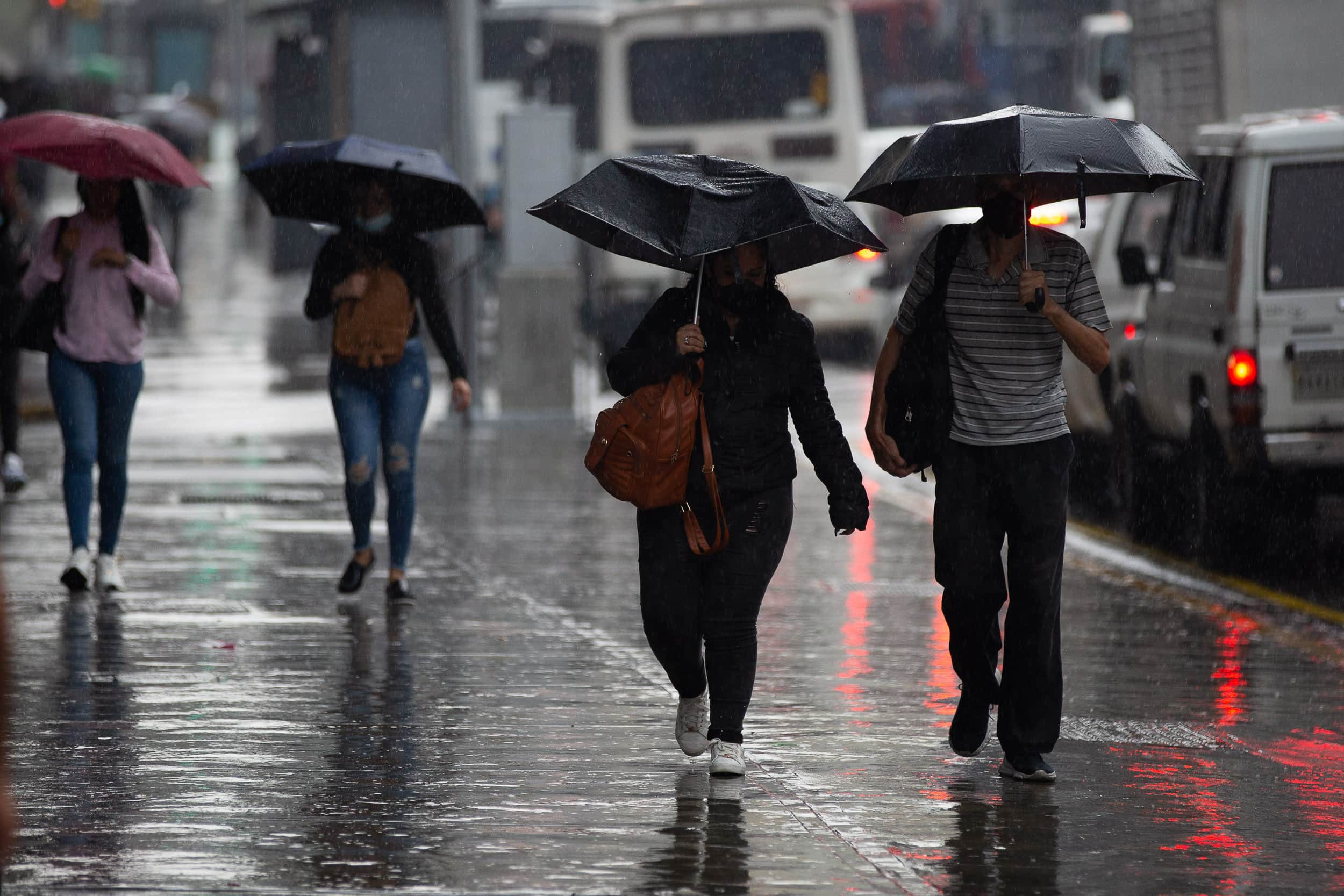 Se esperan lluvias y chubascos en el gran parte del país este domingo 27 de abril