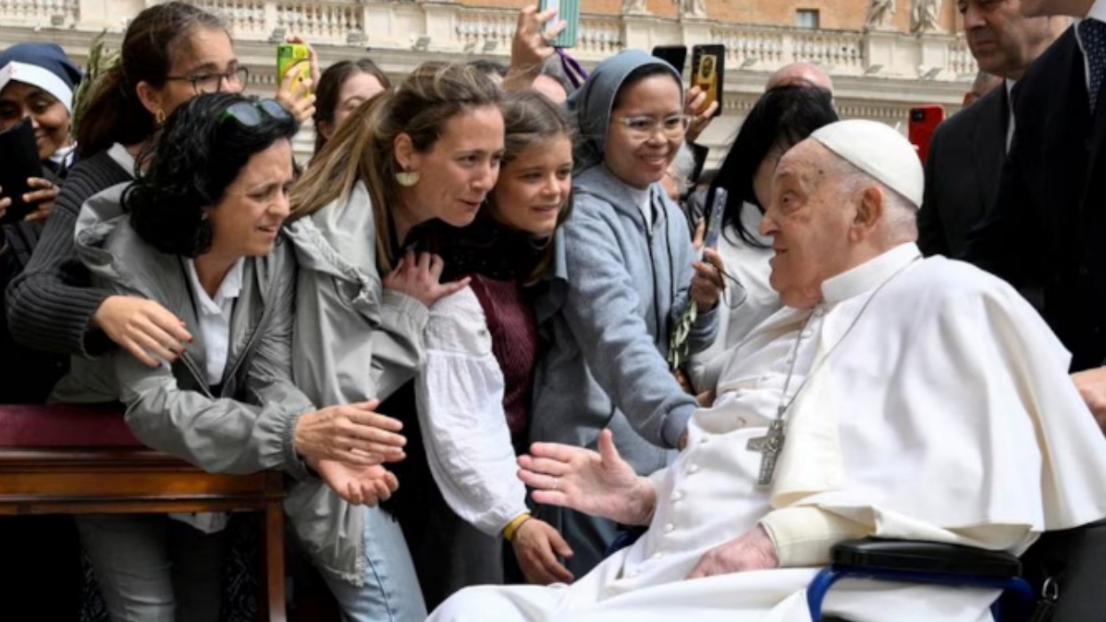 El papa Francisco sigue mostrando signos de recuperación, pero no participará en las ceremonias de Semana Santa