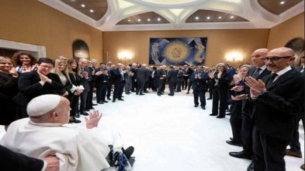 Papa Francisco retoma las audiencias y ha conversado por 20 minutos sin la asistencia de oxígeno