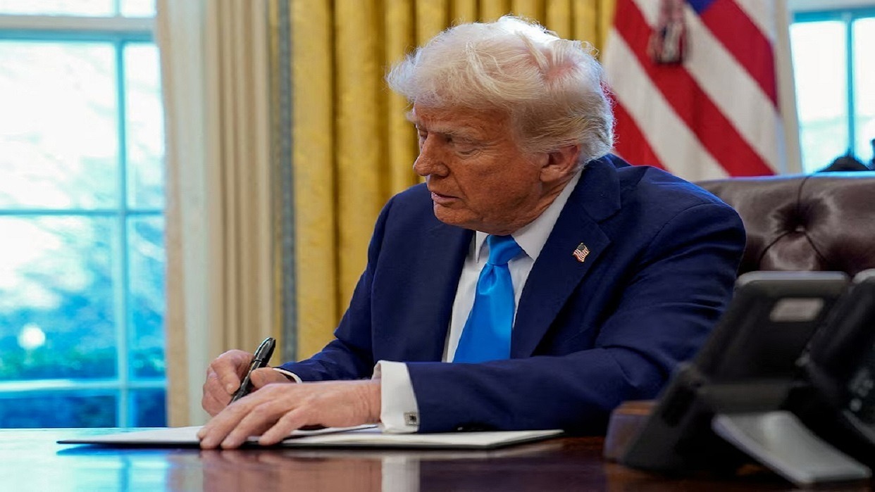 Por bloqueo de las deportaciones, Trump podría entrar en desacato al desconocer orden judicial