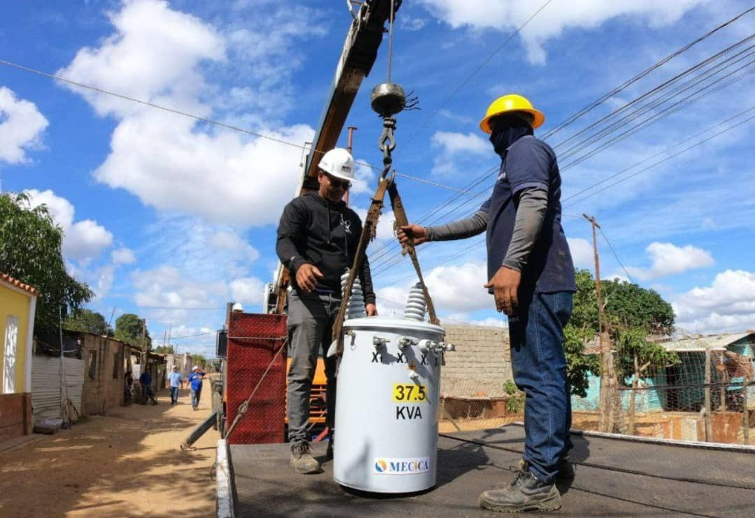 Beneficiados más de 22 mil larenses con instalación de transformadores