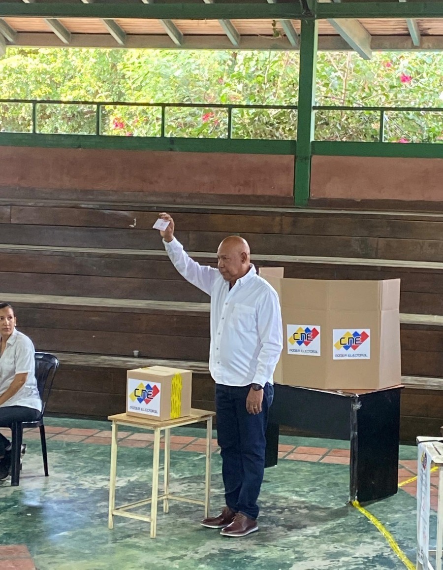 Gobernador Luis Reyes Reyes: ''Lara está votando por el compromiso con la paz y la patria''