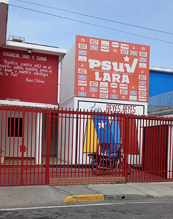 En la sede del PSUV: "De la fiesta a la calma"